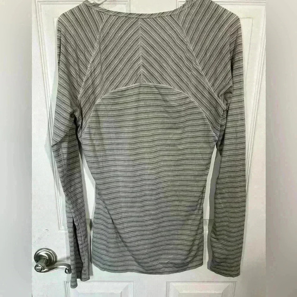 Eddie Bauer Women's Size Small Long Sleeve Shirt Gray/White Stripe. Layering. - Picture 2 of 9